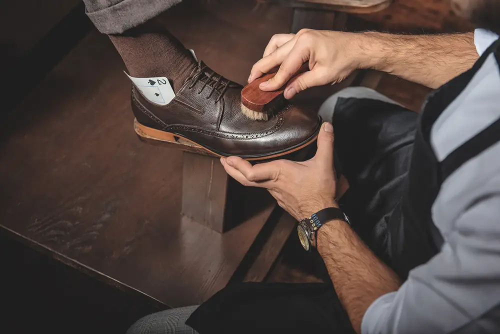 traditional shoe cleaning spots offering detailed cleaning to leather shoes